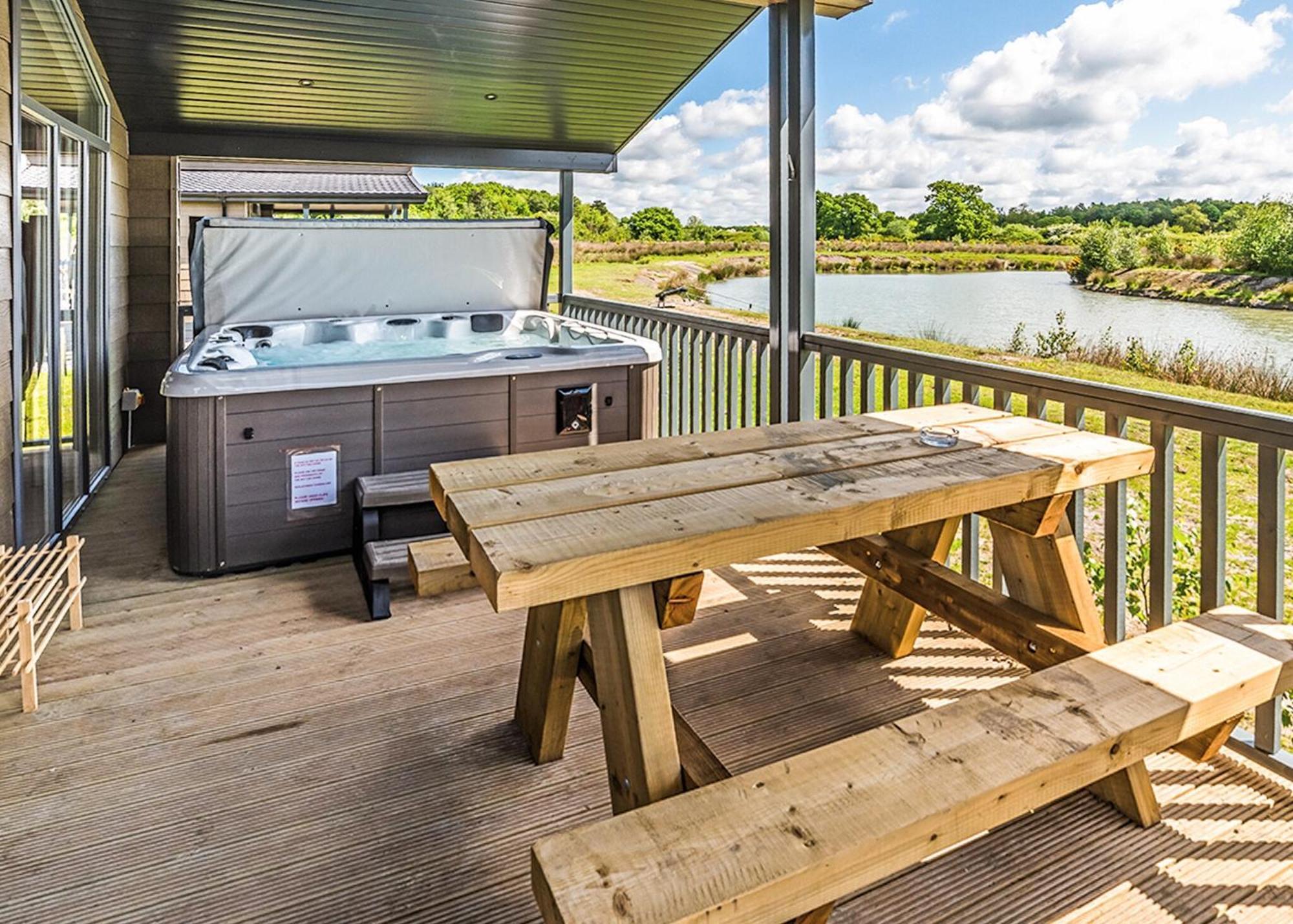 Woodhall Country Park Lodges Woodhall Spa Exterior photo